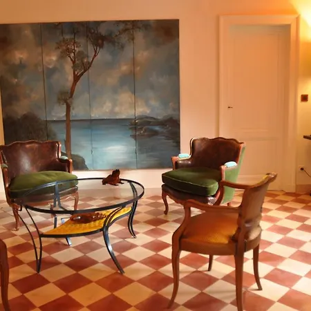 Le Pavillon Du *